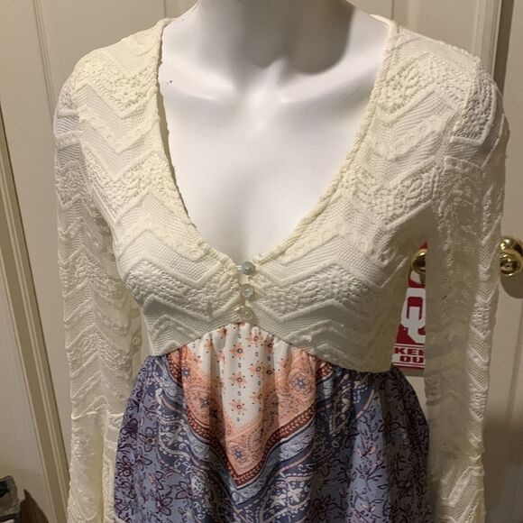 Venus dress with bell sleeves. Small - Picture 2 of 11